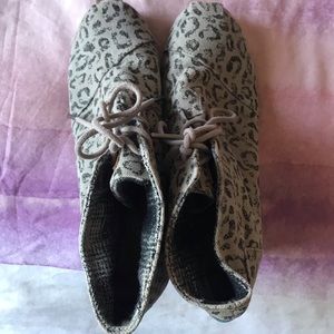 Cheetah toms shoes